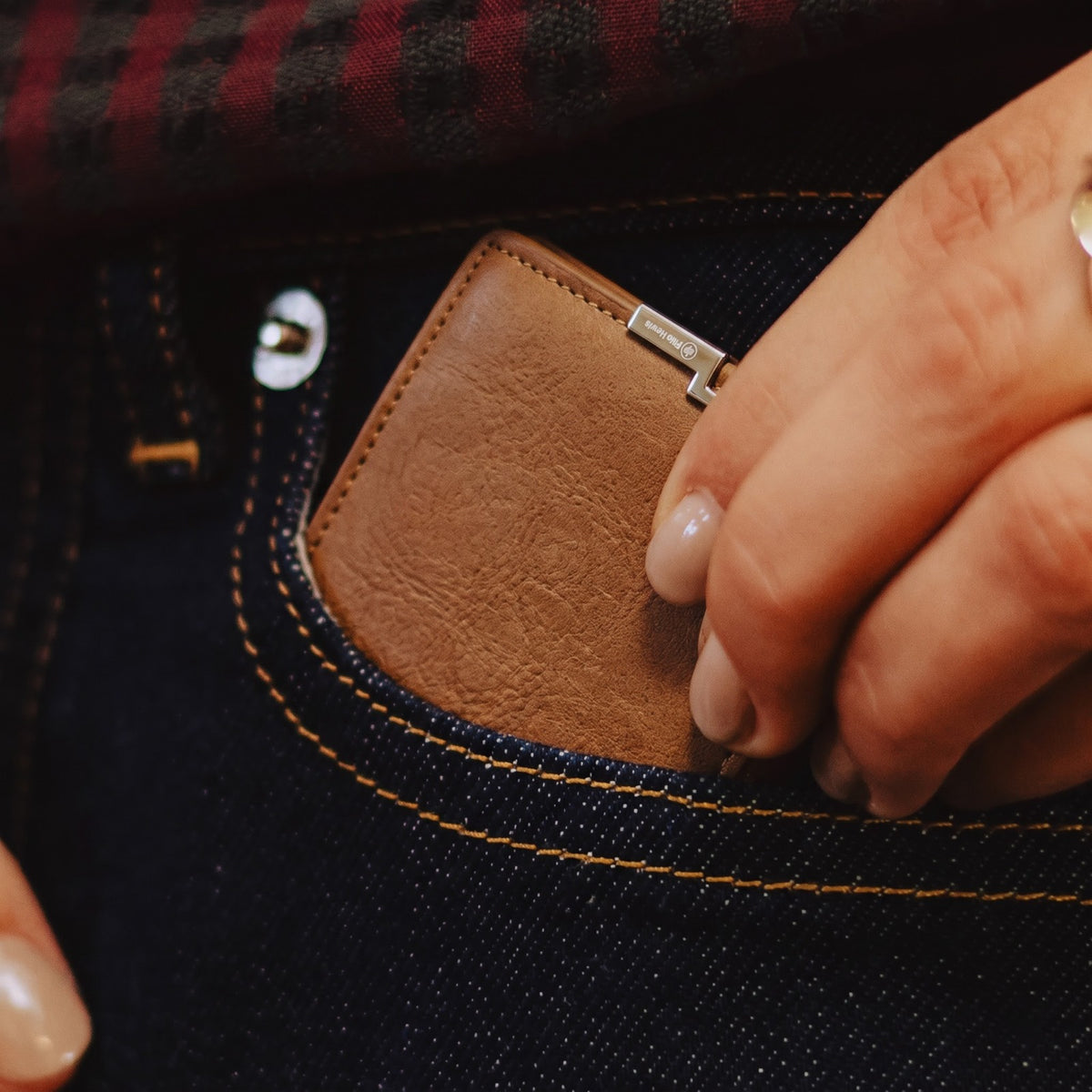 Tan Brown Men's Wallet with Multiple Card Slots & ID Window